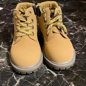 Brown boots Eddie Bauer